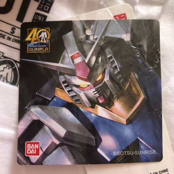 UNIQLO Gundam men’s t-shirt front & back BNWT - Picture 3 of 3
